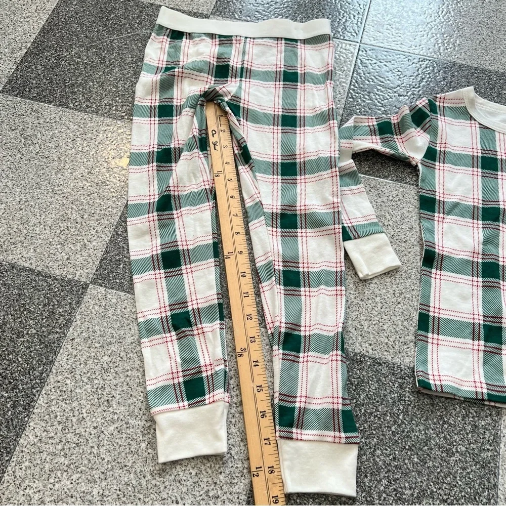 New Wondershop Green and Cream Plaid Kids Two-Piece Pajama Set- (4T)